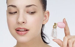 使用香水時(shí)有什么注意事項(xiàng)