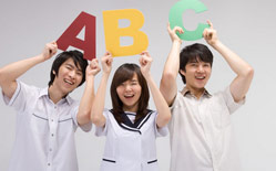 如何教學(xué)生學(xué)會(huì)與異性交往？