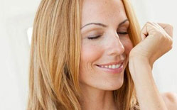 香水噴在哪些部位最吸引異性