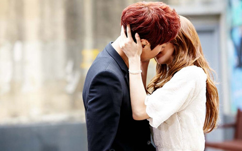 第一次接吻常見(jiàn)的尷尬事